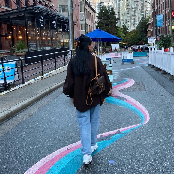 Meet your Posher, Chrifer - Picture 1 of 1